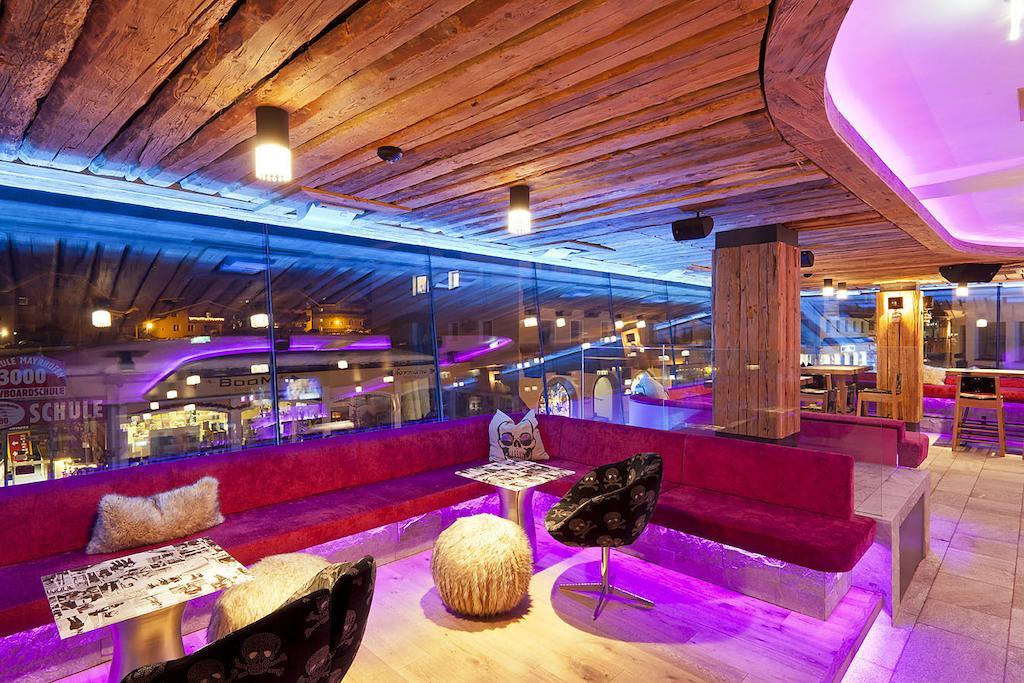 Harakiri Partyhouse Hotel Mayrhofen Exterior photo